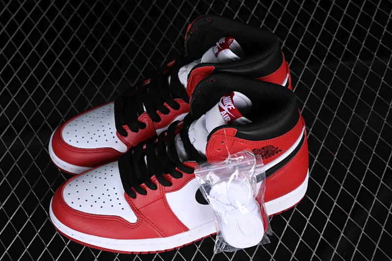 All categories Air Jordan Jordan series basketball shoes Air Jordan 1 High LJR version Air Jordan 1 OG "Chicago" AJ1 Joe 1 Chicago Bulls original color basketball shoes 555088-101